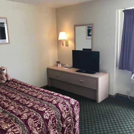 Kings Inn Коді Екстер'єр фото